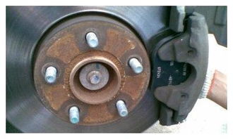 刹车片更换指南 轻松掌握这些判断方法，行车安全有保障